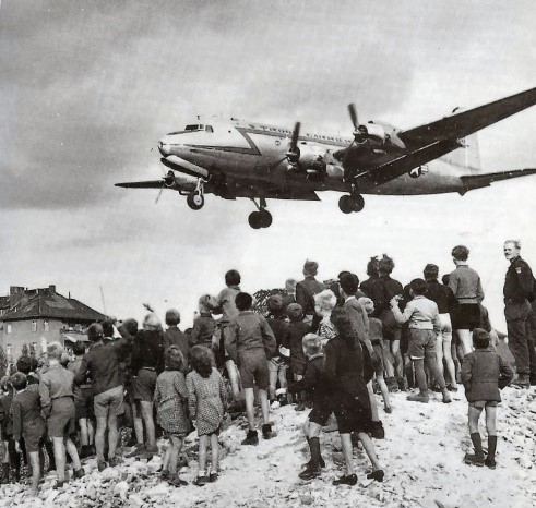 2019 First Flight Anniversary Event Celebrates 70th Anniversary of the end of the Berlin Airlift